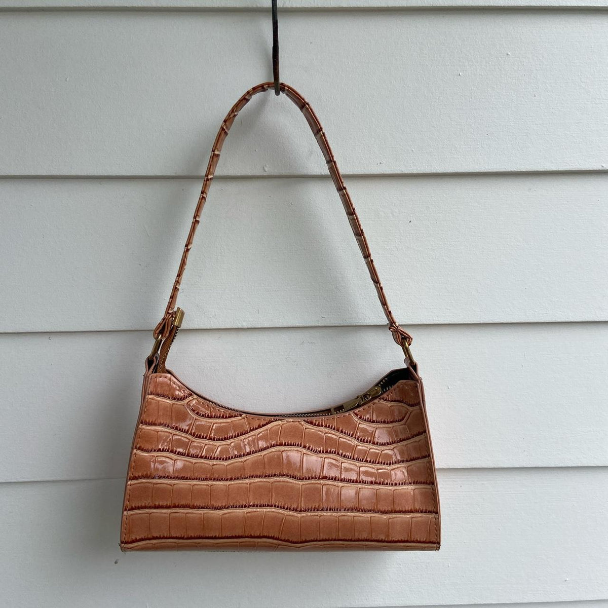 Ivy Buckle Shoulder Bag