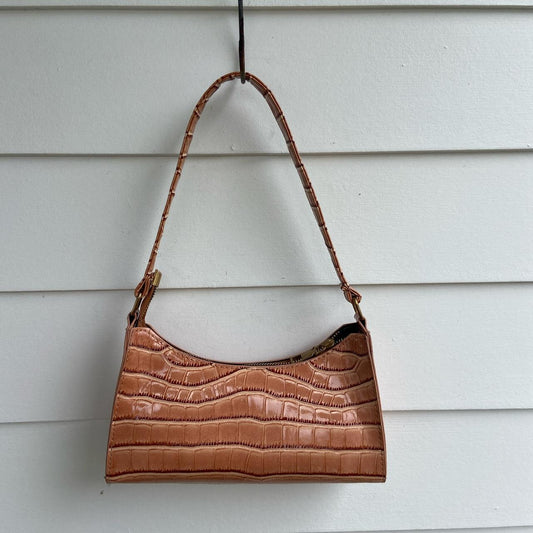 Ivy Buckle Shoulder Bag